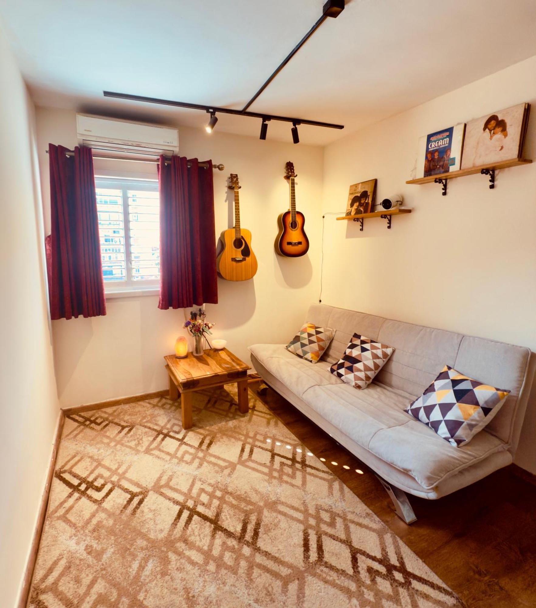 High-end , With A Private Parking And An Elavator Apartment *